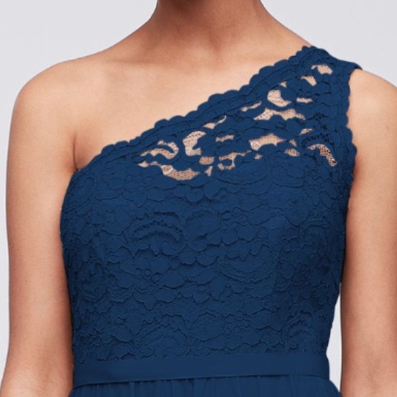 David’s Bridal VEN STYLE Bridesmaid dress - Picture 2 of 9